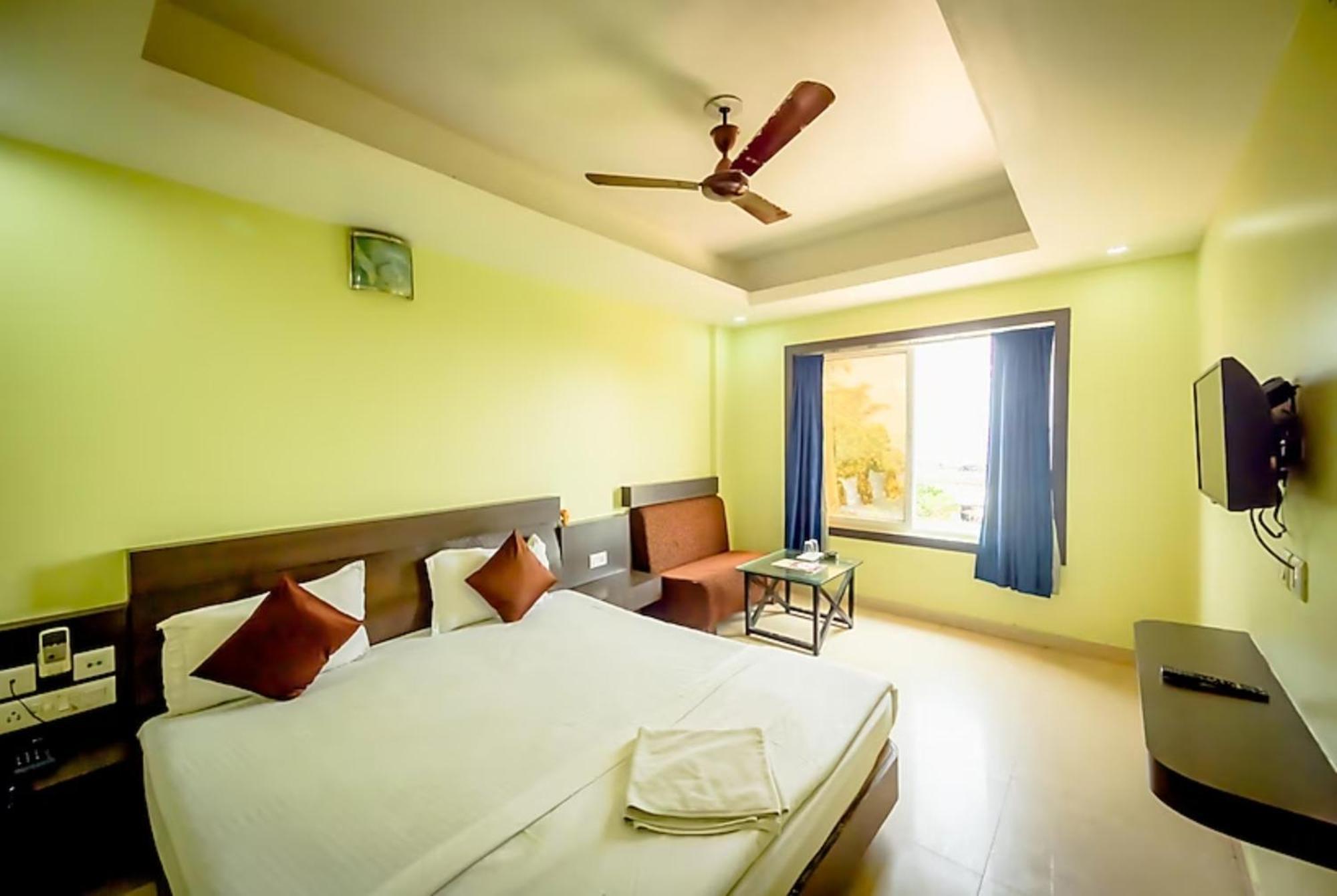 Deep Ganga Inn Near Sea Beach By Morservices Puri Exteriör bild