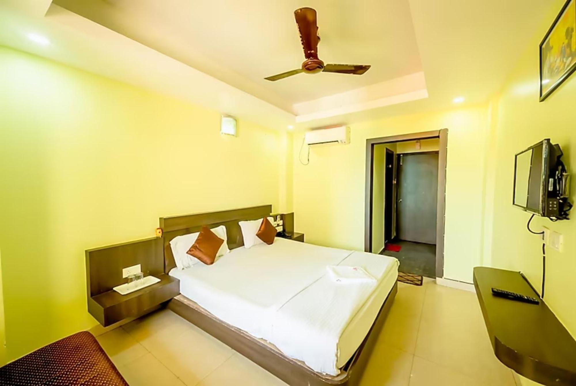 Deep Ganga Inn Near Sea Beach By Morservices Puri Exteriör bild