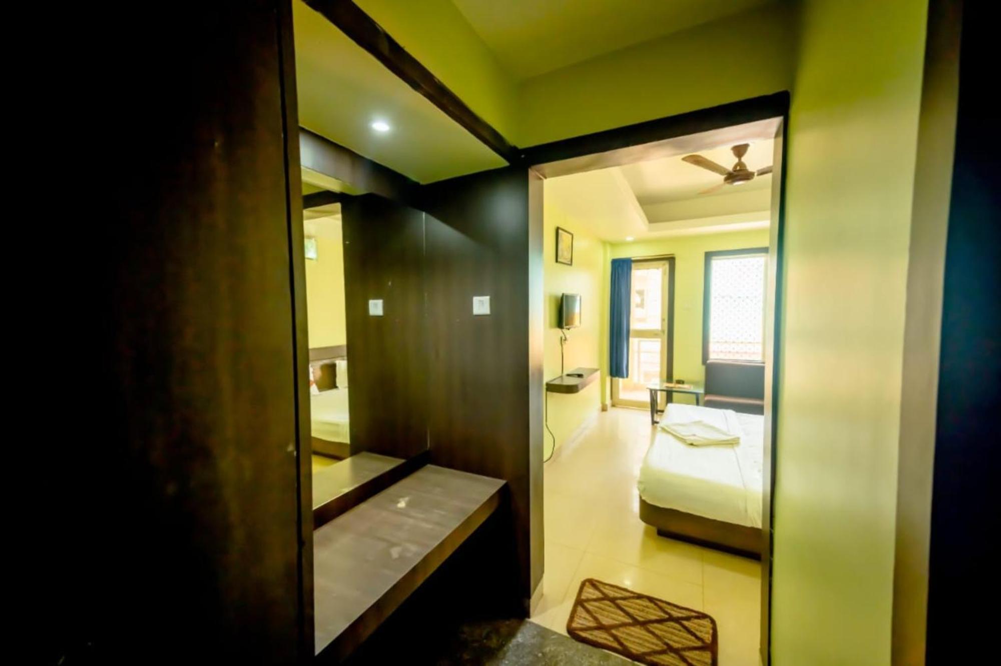 Deep Ganga Inn Near Sea Beach By Morservices Puri Exteriör bild